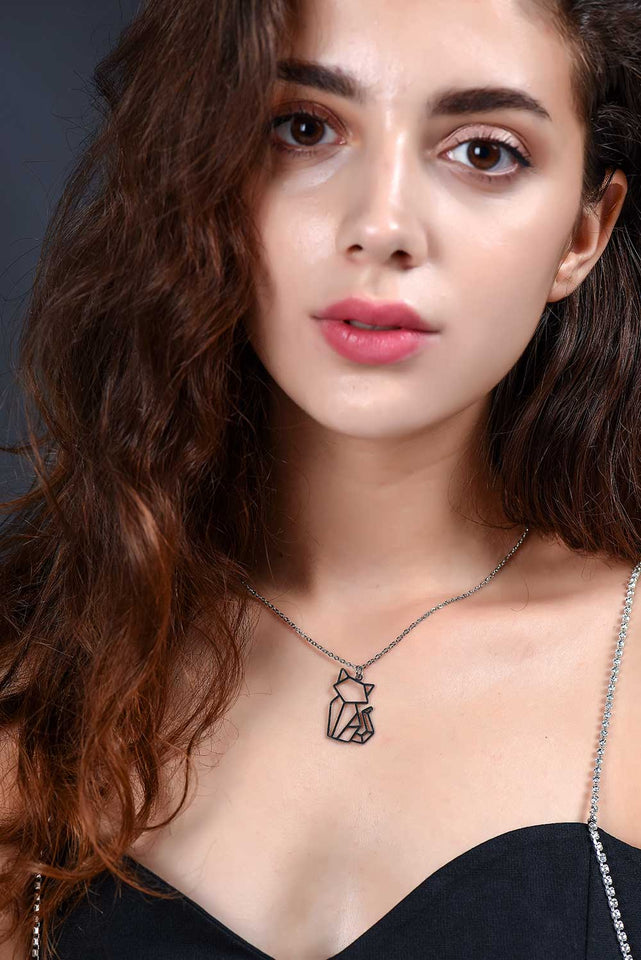 Unique Design Cat Pendant Necklace